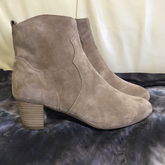 Sole Society Shoes - NWOB sole society suede boots